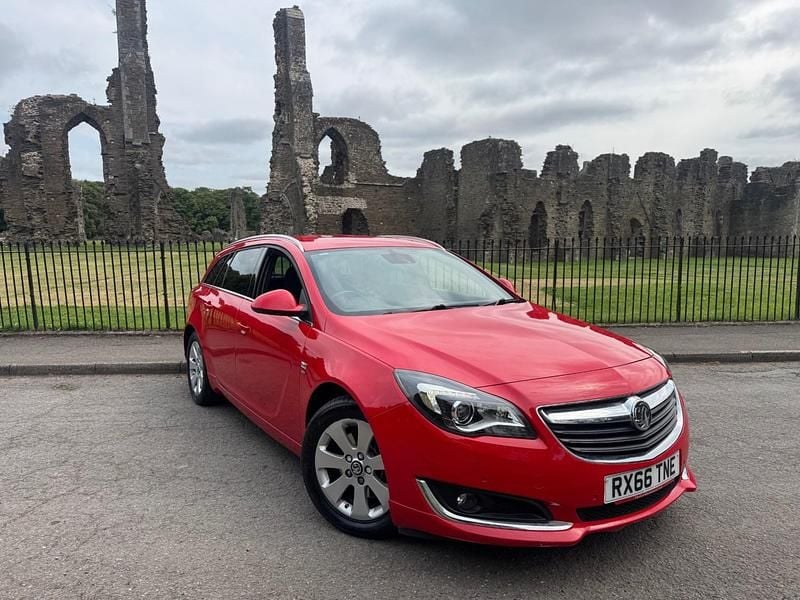 Red Used 2016 Vauxhall Insignia SRi Estate | £5,499 (Fair price) - Image 1/4