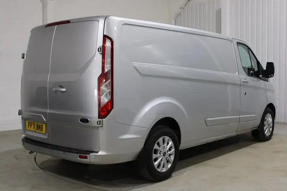 Used Ford Transit Custom Limited 130 HP (95 kW) 2021 Silver Van
