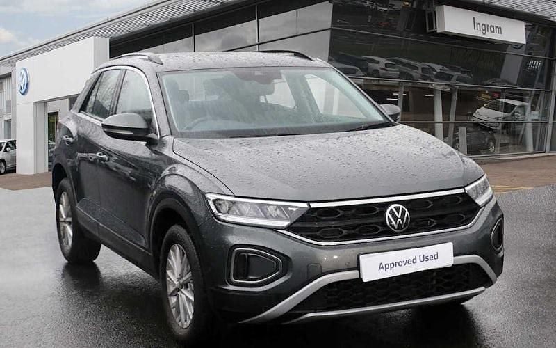 Used 2024 VW T-Roc Life SUV | £16,550 (Good price) - Image 1/4