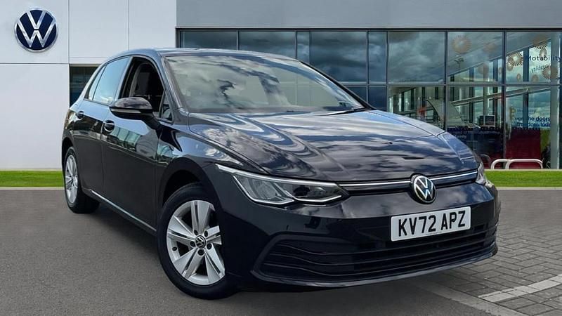 Deep black pearlescent Used 2022 VW Golf VIII Life | £15,896 (Fair price) - Image 1/4