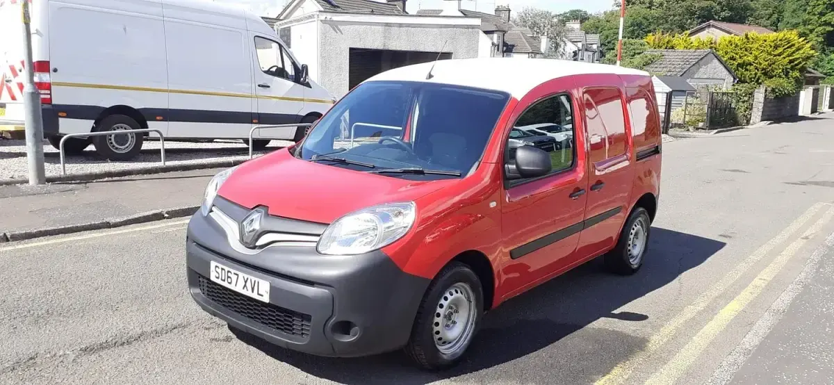 Used Renault Kangoo Business 90 HP (66 kW) 2017 Red MPV