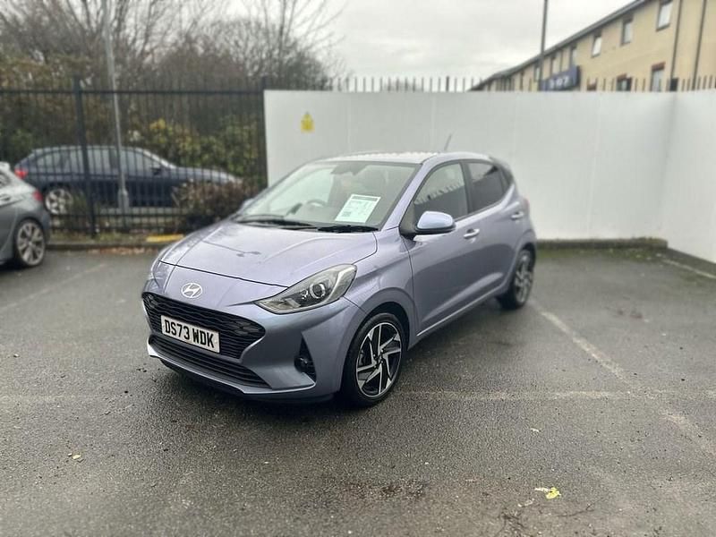 Used Hyundai i10 Premium 67 HP (49 kW) 2023 Blue Hatchback