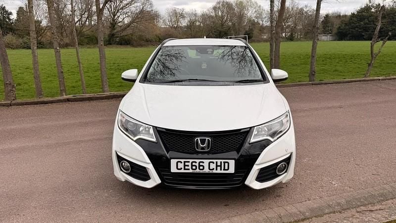 Used Honda Civic SE Plus 2016 White Estate