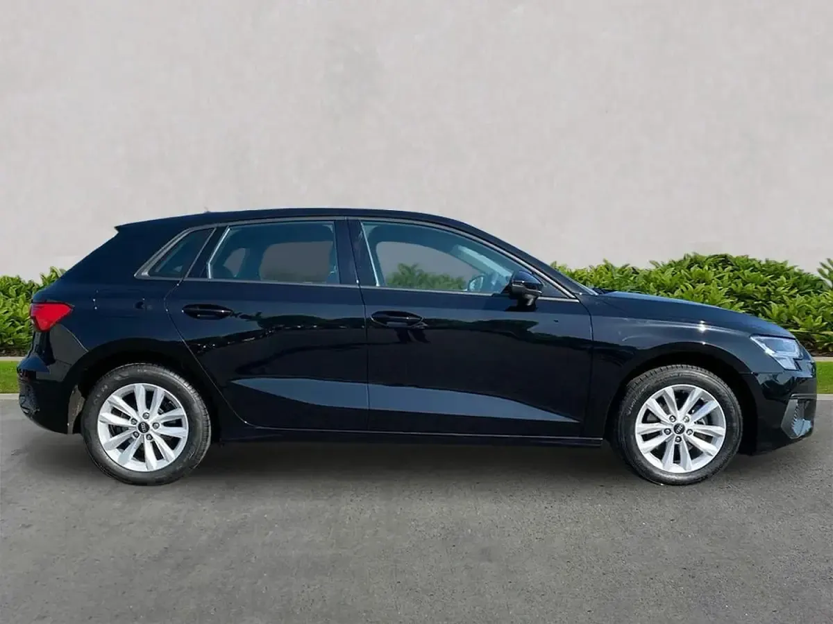 Used Audi A3 Sportback Advanced 110 HP (80 kW) 2022 Black Hatchback
