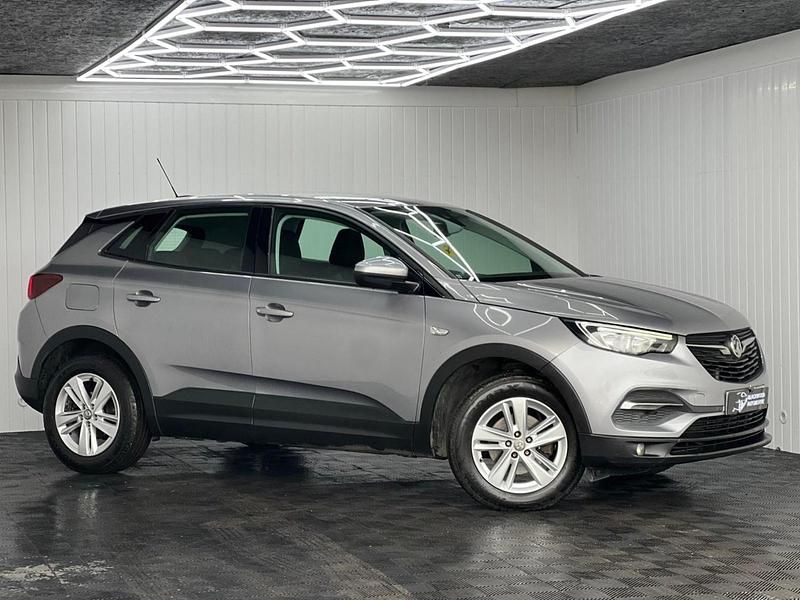 Used Vauxhall Grandland X S 130 HP (95 kW) 2018 Grey SUV