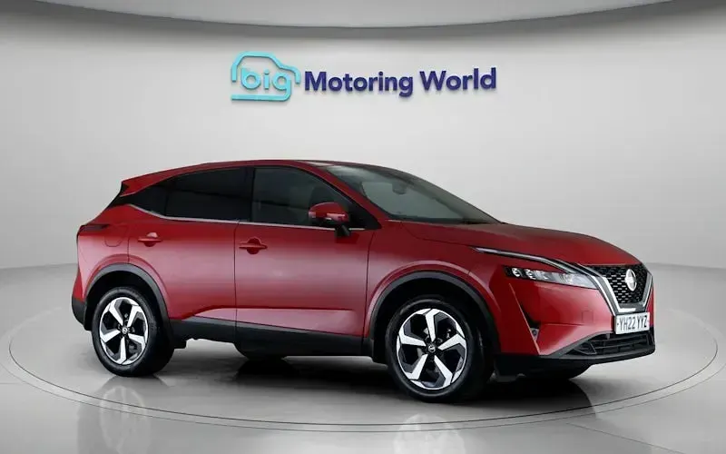 Used Nissan Qashqai N-Connecta 140 HP (102 kW) 2022 Red SUV