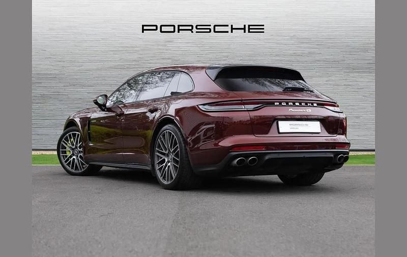 Used Porsche Panamera Sport Turismo 552 HP (405 kW) 2021 Red Estate