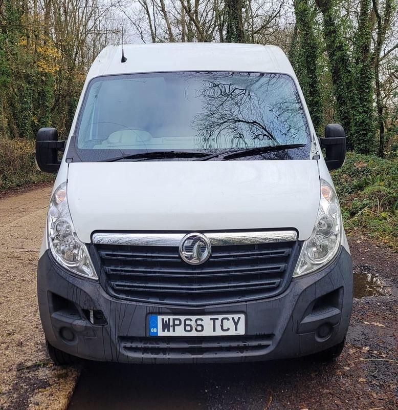Begagnad Vauxhall Movano 130 HK (95 kW) 2016 Vit Minibuss