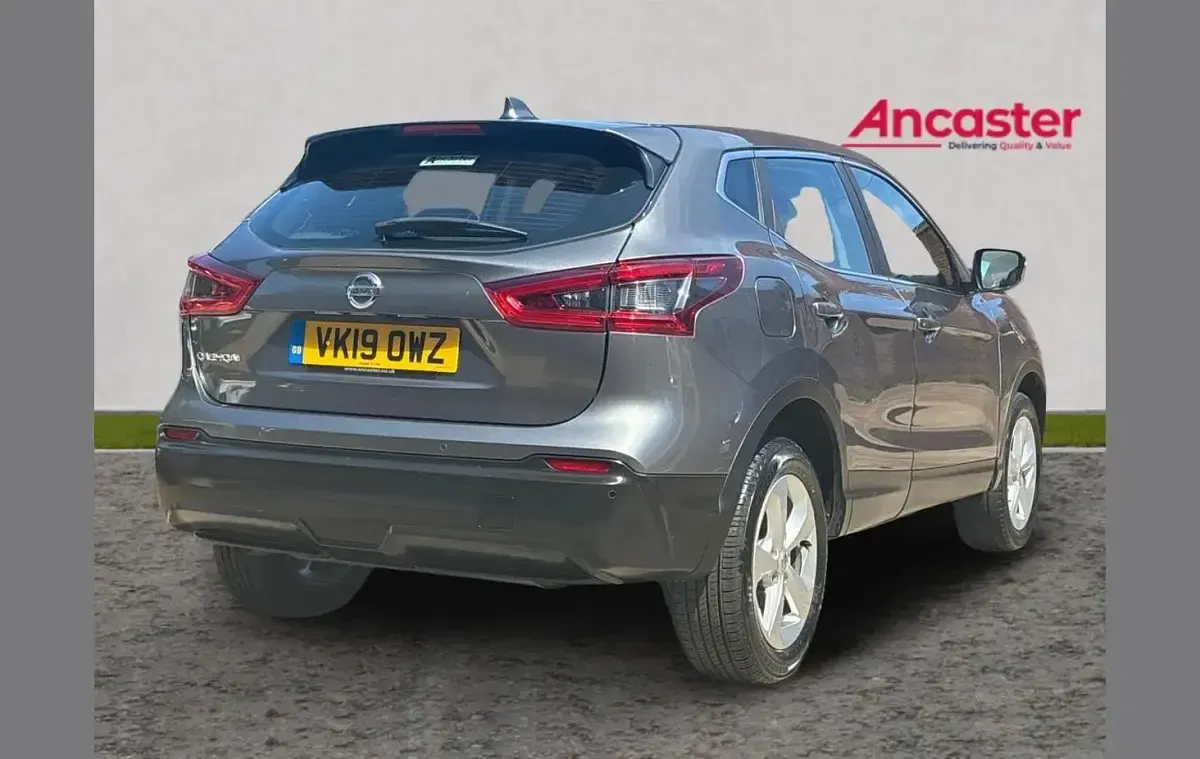 Used Nissan Qashqai Acenta Premium 138 HP (101 kW) 2019 Grey SUV