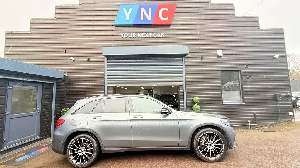 Usado Mercedes GLC250 AMG line 204 HP (150 kW) 2019 Cinzento Carrinha