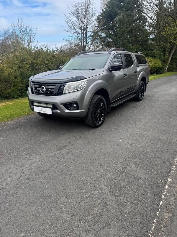 Used Nissan Navara Tekna 188 HP (138 kW) 2018 Grey Pickup