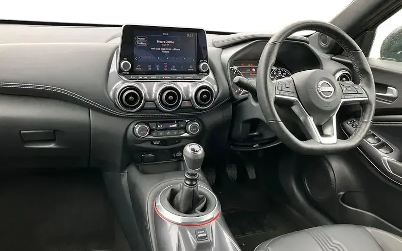 Used Nissan Juke Pack 114 HP (83 kW) 2023 Red SUV