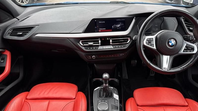 Used BMW 118 M Sport 138 HP (101 kW) 2020 Blue Hatchback