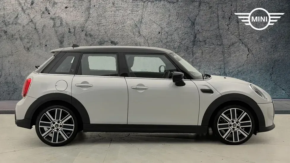 Used Mini Cooper Exclusive 134 HP (98 kW) 2022 Silver Hatchback