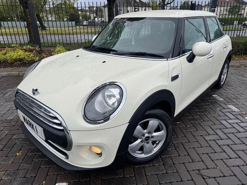 Used Mini ONE Hatch 102 HP (75 kW) 2015 White Hatchback