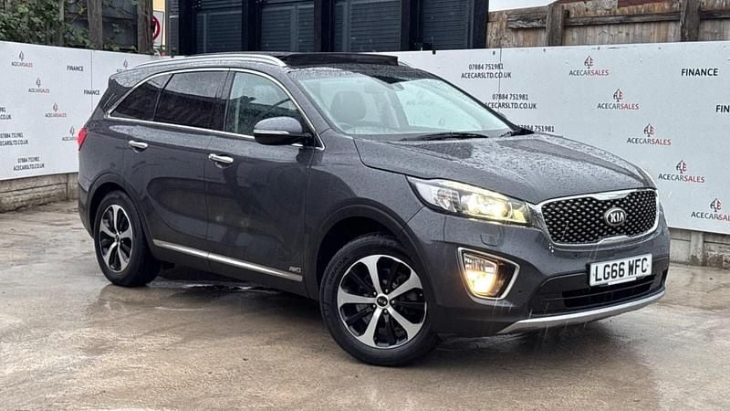 Grey Used 2016 Kia Sorento SUV | £10,995 (Fair price) - Image 1/4