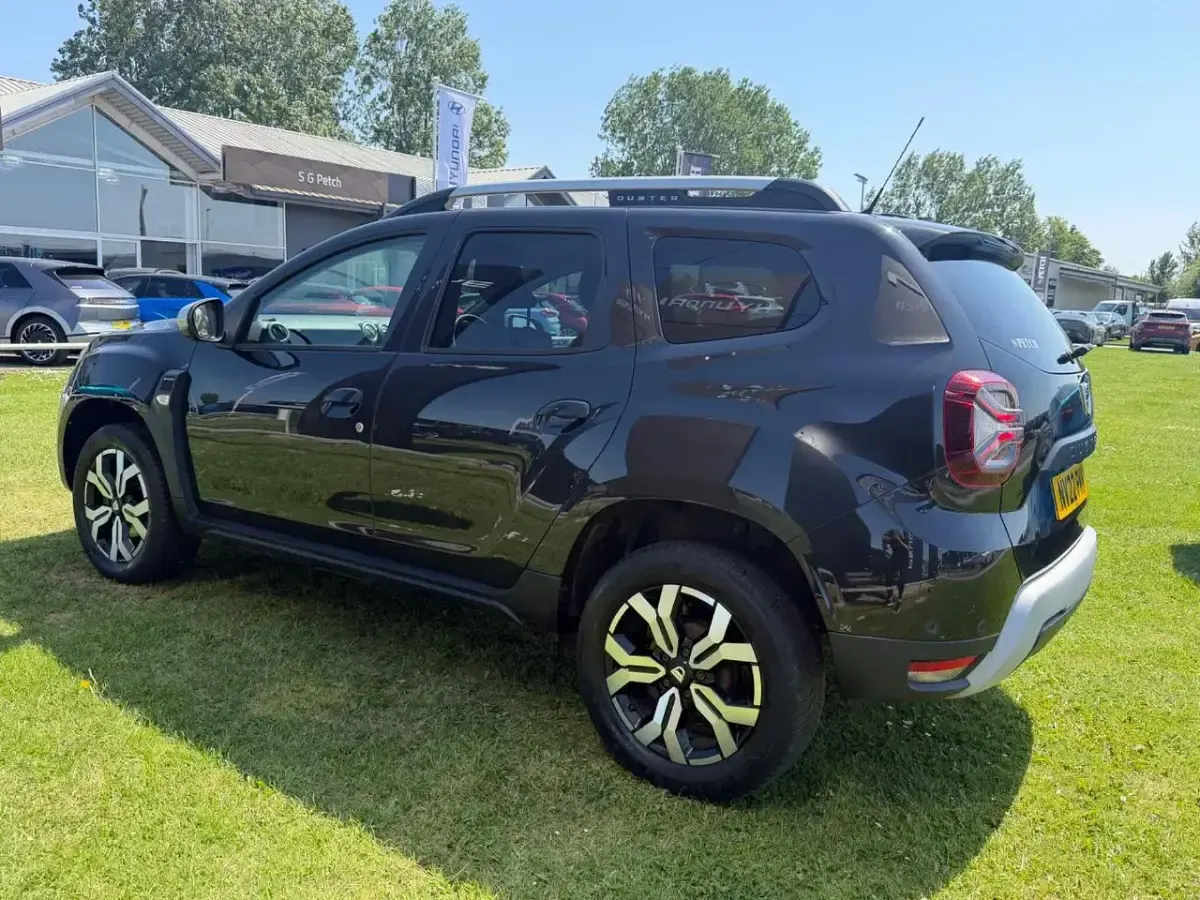Used Dacia Duster Prestige 113 HP (83 kW) 2022 Black SUV