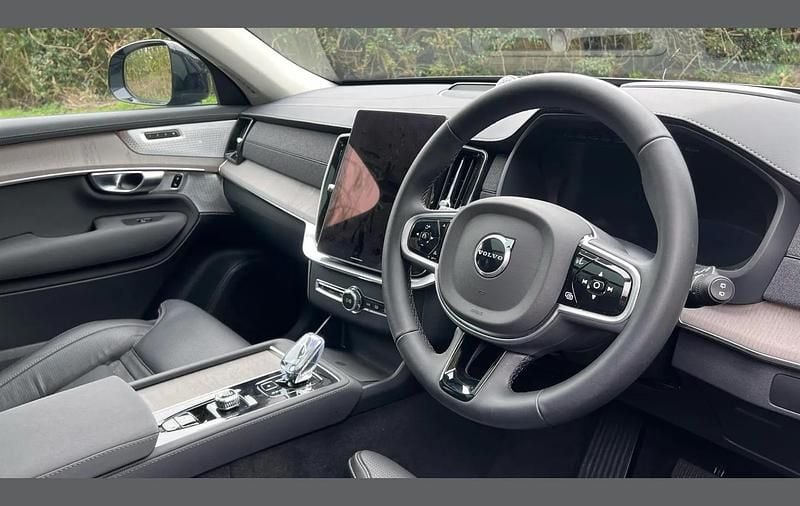 Used Volvo XC90 Ultra 250 HP (183 kW) 2025 Black SUV