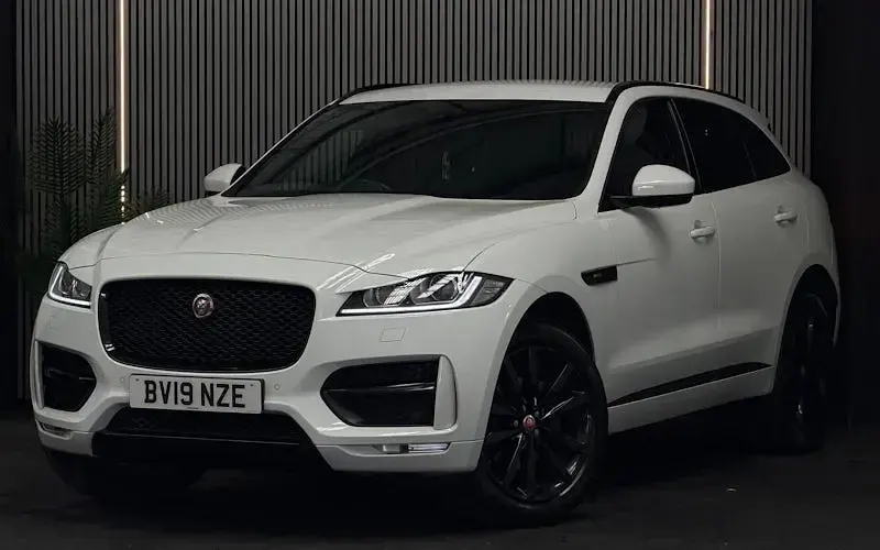 Used Jaguar F-Pace R-Sport 250 HP (183 kW) 2020 White SUV