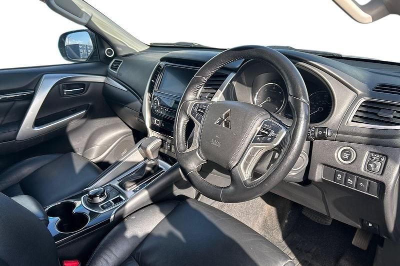 Used Mitsubishi Shogun 181 HP (133 kW) 2020 Black SUV