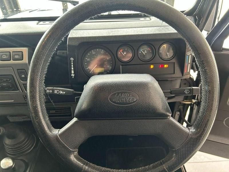 Used Land Rover Defender 120 HP (88 kW) 2006 Black Estate