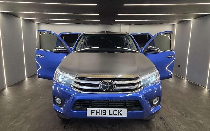 Used Toyota HiLux 150 HP (110 kW) 2020 Pickup
