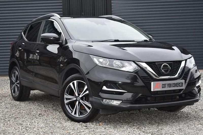 Black Used 2017 Nissan Qashqai N-Connecta SUV | £7,850 (Fair price) - Image 1/1