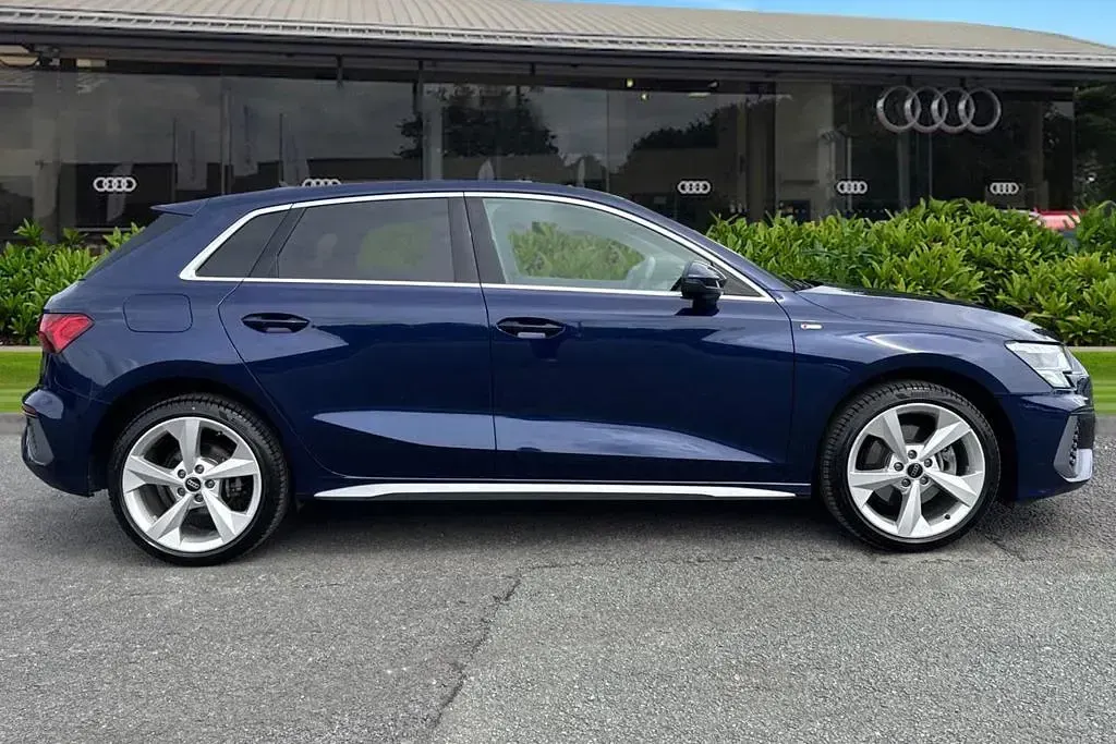Used Audi A3 e-tron S-Line 204 HP (150 kW) 2024 Blue Hatchback