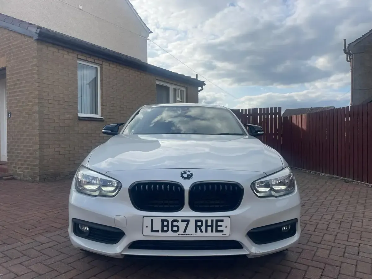 Used BMW 118 Comfort Edition 2018 White Hatchback