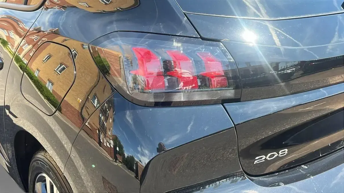 Used Peugeot 208 Active+ 74 HP (54 kW) 2023 Black Hatchback