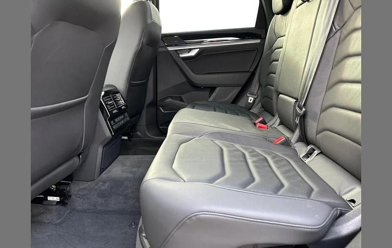 Used VW Touareg R-line 286 HP (210 kW) 2023 Black SUV