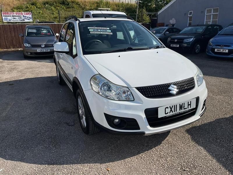 White Used 2011 Suzuki SX4 SZ5 SUV | £4,495 (Fair price) - Image 1/4