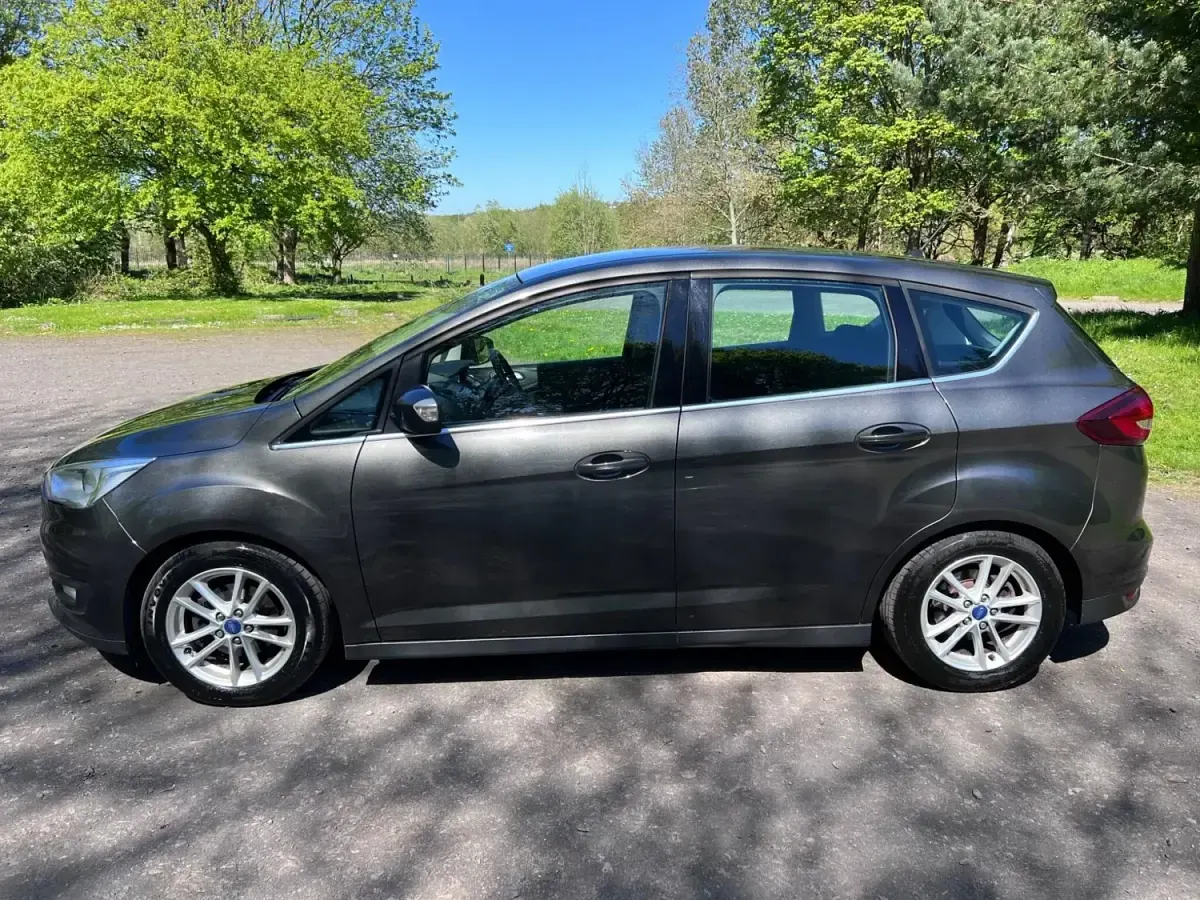 Usado Ford C-MAX Zetec 120 HP (88 kW) 2015 Cinzento Monovolume