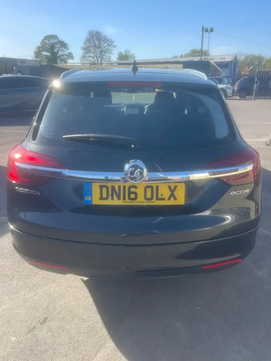 Second-hand Vauxhall Insignia 136 CP (100 kW) 2016 Negru Break