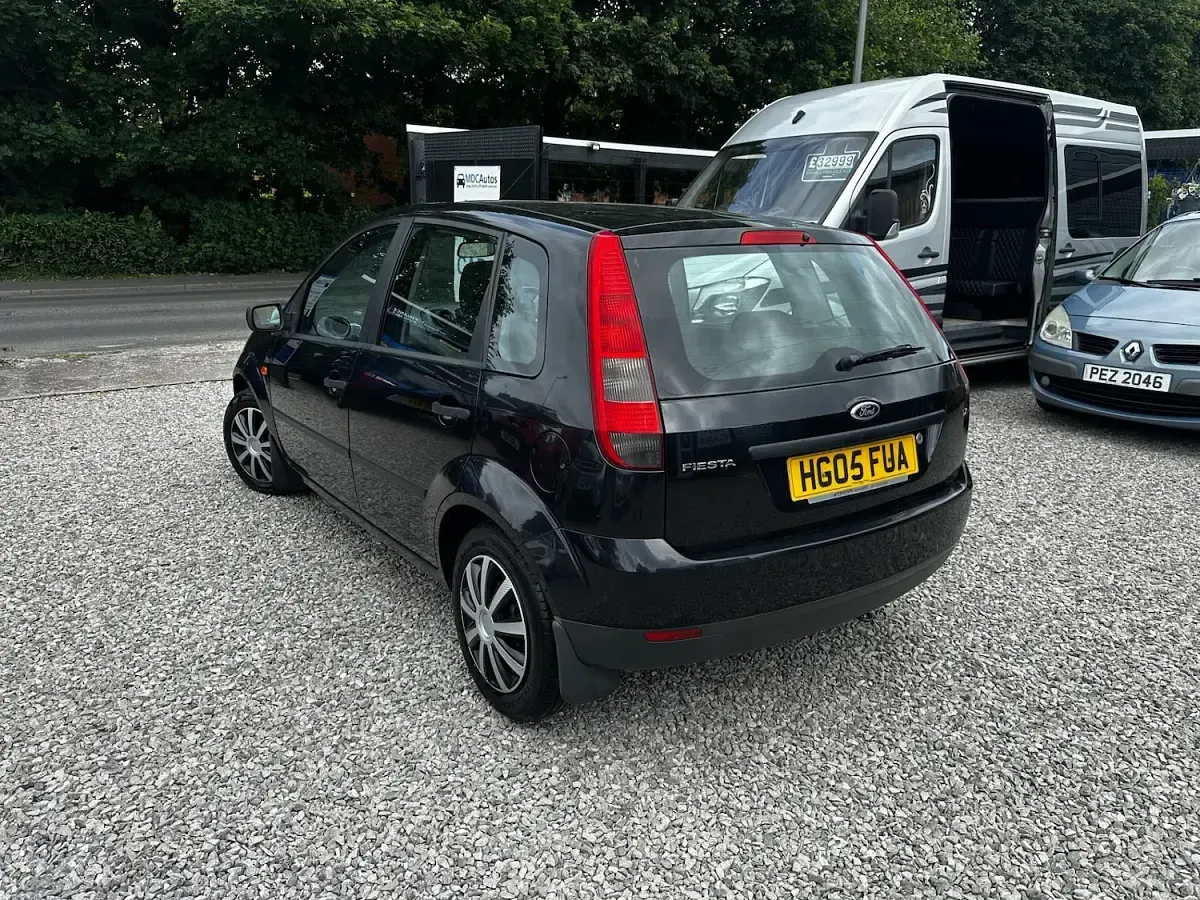 Used Ford Fiesta 75 HP (55 kW) 2005 Black Hatchback