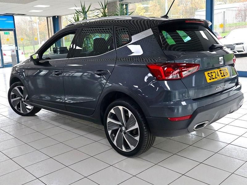 Begagnad Seat Arona FR Sport 2024 Grå SUV