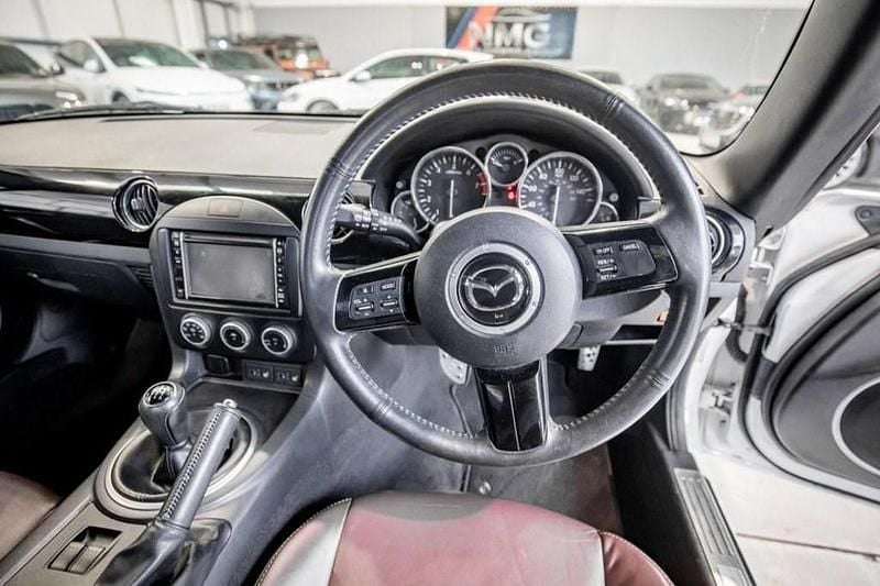 Begagnad Mazda MX5 Edition 126 HK (92 kW) 2012 Vit Cab