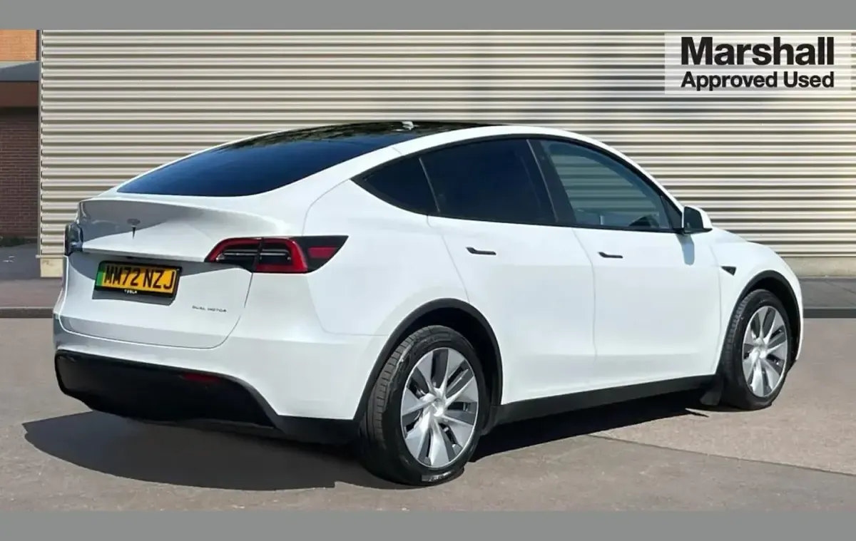 Used Tesla Model Y Long Range AWD 378 kW (514 HP) 2022 White SUV