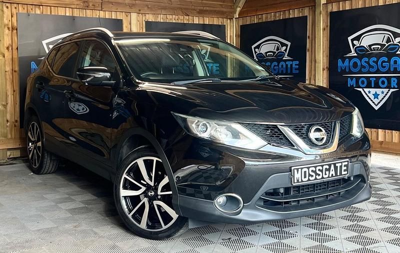 Blue Used 2016 Nissan Qashqai Tekna SUV | £5,995 (Fair price) - Image 1/4