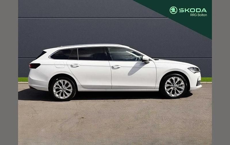 Ny Skoda Superb SE L 200 HK (147 kW) 2026 Vit Kombi