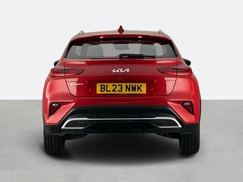 Usado Kia XCeed 2023 Vermelho SUV