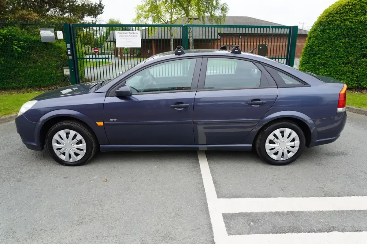 Używany Vauxhall Vectra 138 KM (101 kW) 2007 Niebieski Hatchback