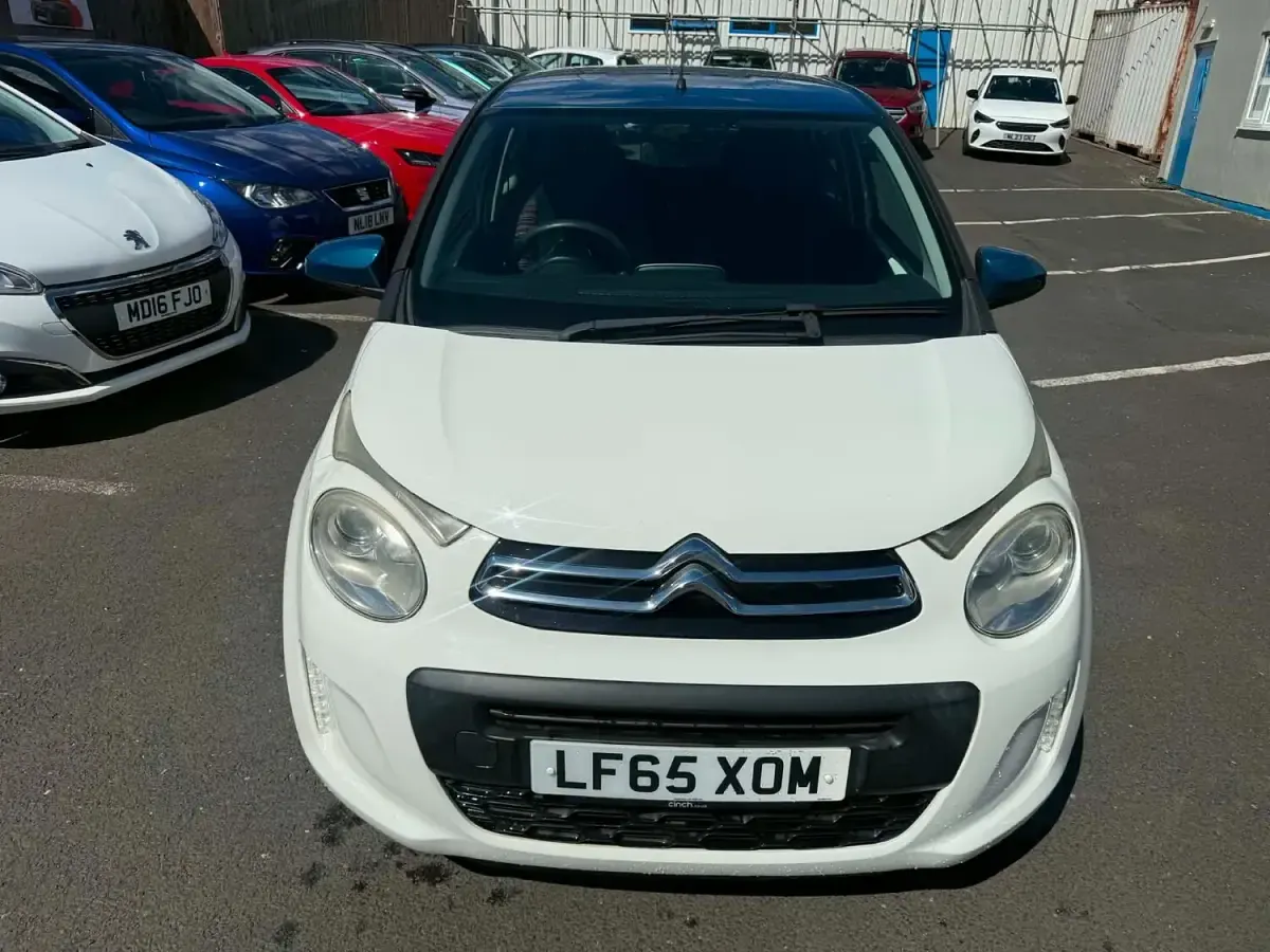 Used Citroën C1 Feel 68 HP (50 kW) 2015 White Hatchback