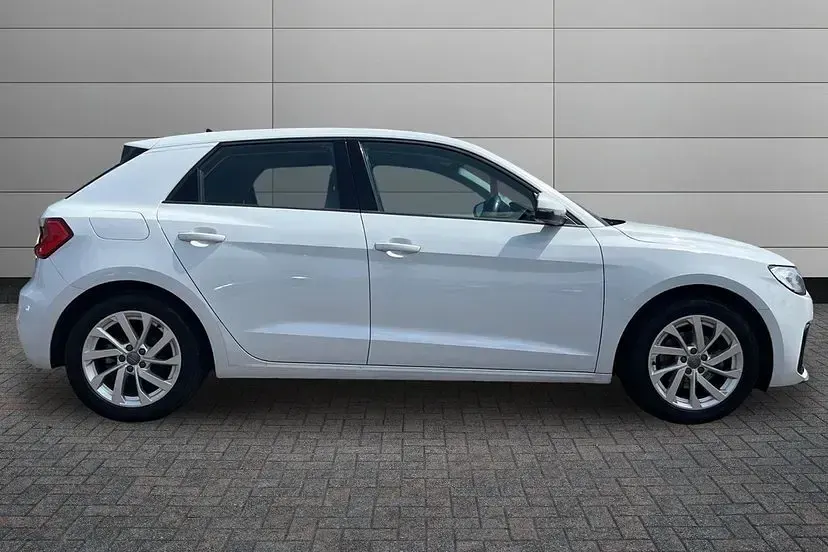 Used Audi A1 Sportback Sport 148 HP (108 kW) 2019 White Hatchback