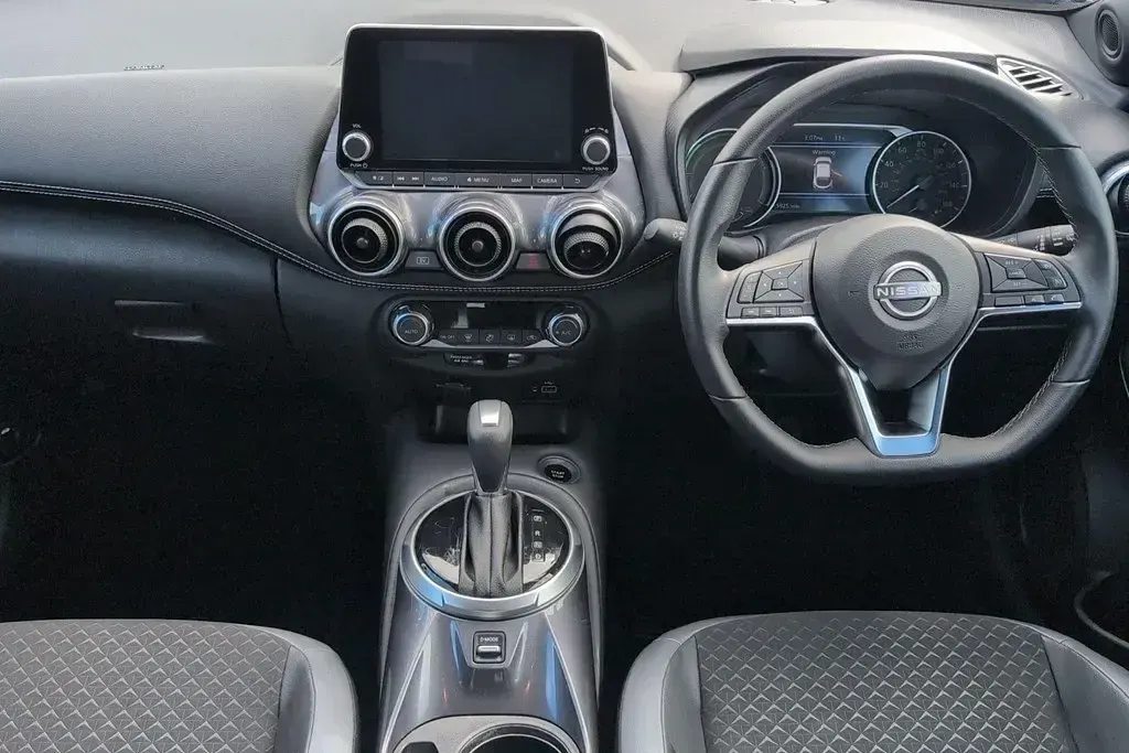 Used Nissan Juke N-Connecta 143 HP (105 kW) 2023 Grey SUV