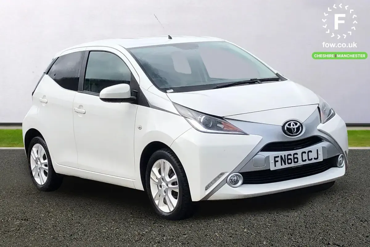 Used Toyota Aygo X-pure 69 HP (50 kW) 2016 Hatchback