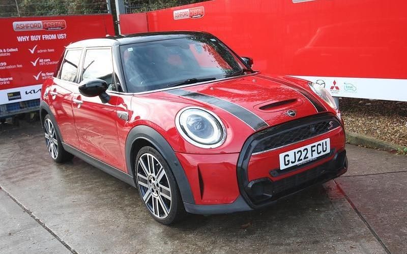 Used Mini Cooper S Exclusive 178 HP (130 kW) 2022 Red Hatchback