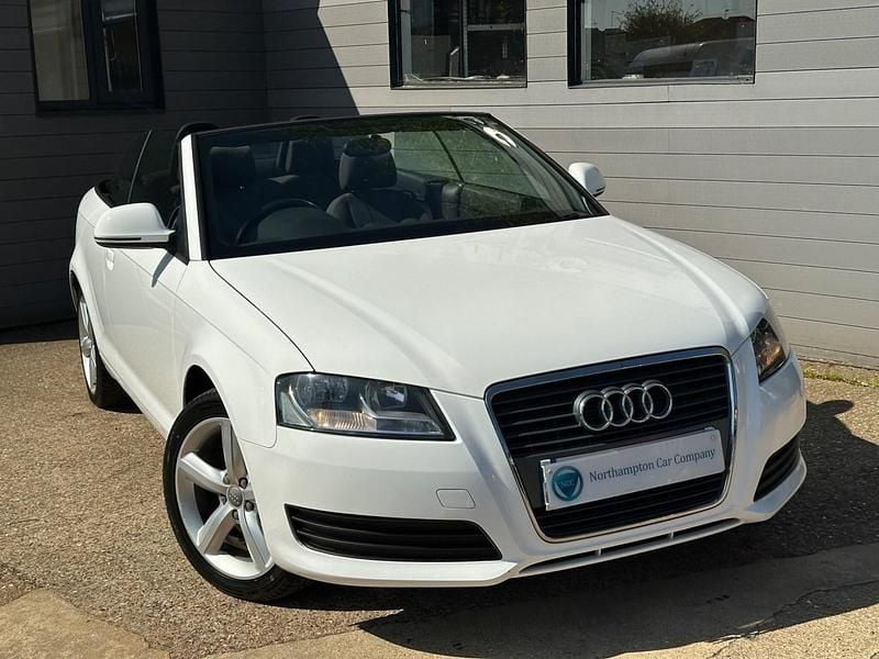 Begagnad Audi A3 Cabriolet 105 HK (77 kW) 2010 Vit Cab