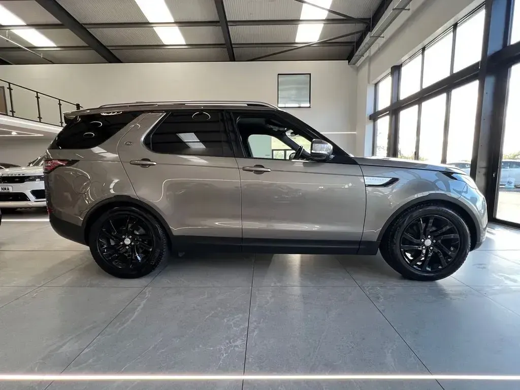 Used Land Rover Discovery 5 HSE 258 HP (189 kW) 2018 Silver SUV