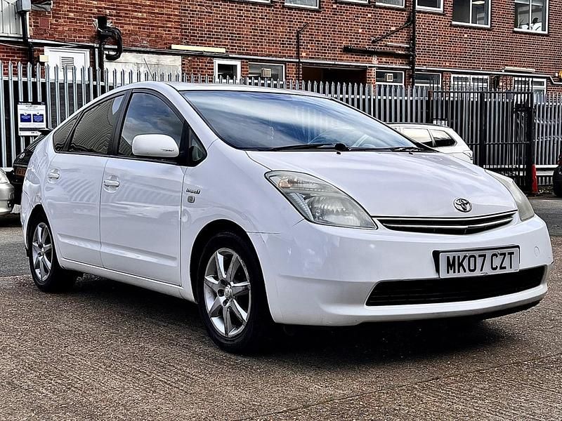 Used Toyota Prius T3 2007 White Hatchback